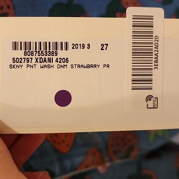 NWT Authentic Gucci Jeans w/ Strawberry Print - Picture 12 of 12